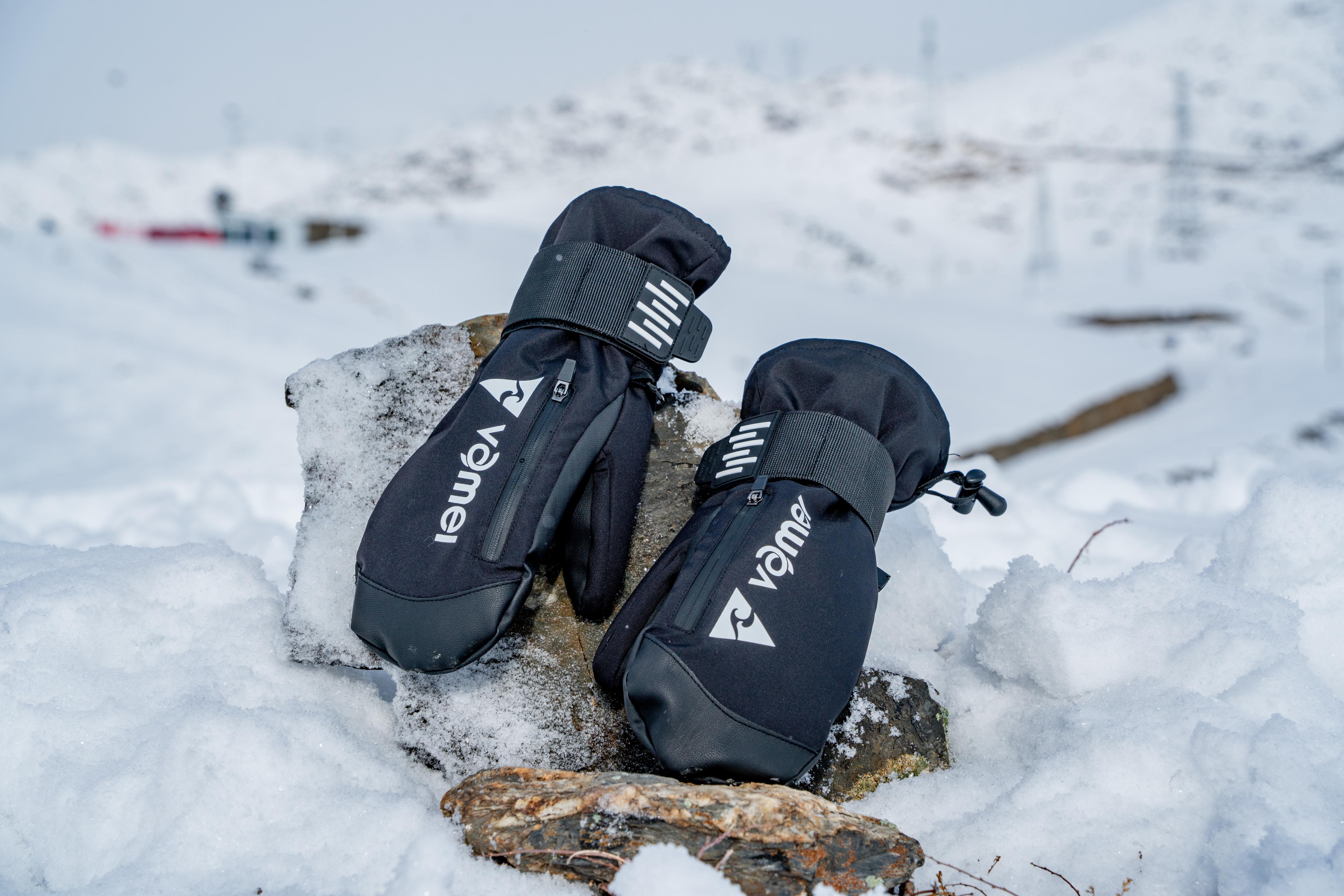 Vamei Snowboard Mitten with Wrist Protection - Black